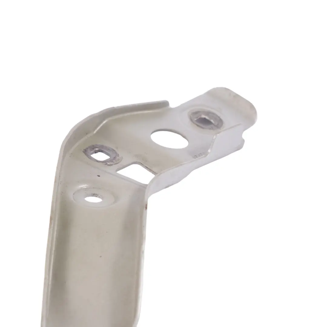 C243 Charnière de capot avant droite Iridium Silver - 775 pour Mercedes C118 W177 à propos du numéro de pièce A1778801200 Mercedes C118 W177 C243 Charnière de capot avant droite Iridium Silver - 775 - SKU A1778801200-IRS - Numéro de pièce A1778801200