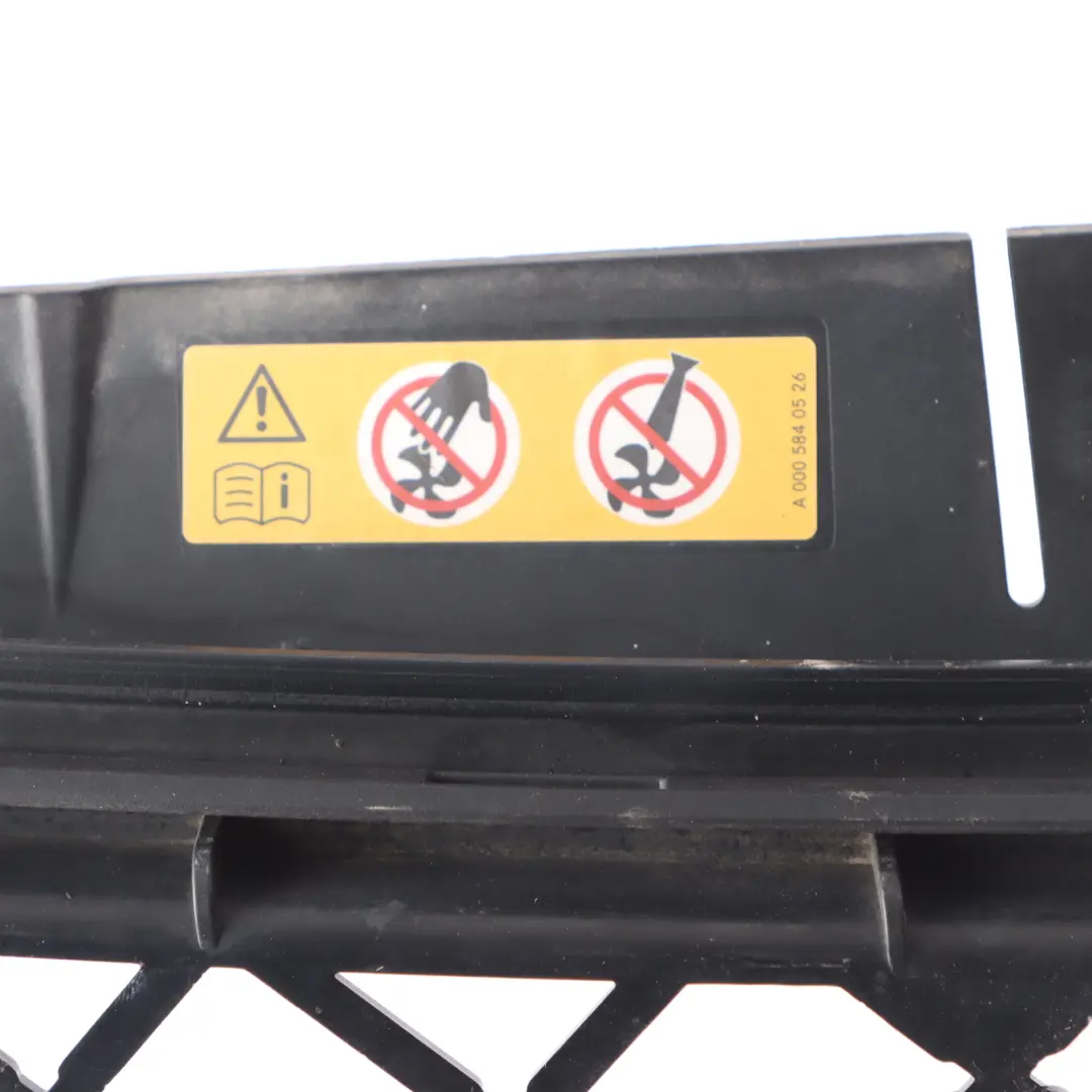 Cubierta Soporte Central Parachoques Delantero para Mercedes W177 Marco con número de pieza A1778851300 Mercedes W177 Marco Cubierta Soporte Central Parachoques Delantero - SKU A1778851300 - Número de pieza A1778851300