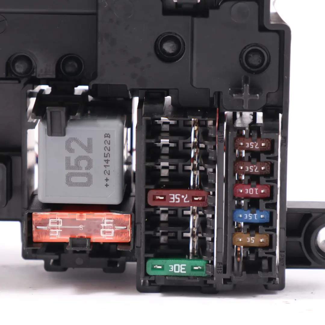 Sicherungs Kasten Relais Steuereinheit Modul für Mercedes C118 H243 W247 mit Teilenummer A1779061302 Mercedes C118 H243 W247 Sicherungs Kasten Relais Steuereinheit Modul - SKU A1779061302 - Teilenummer A1779061302