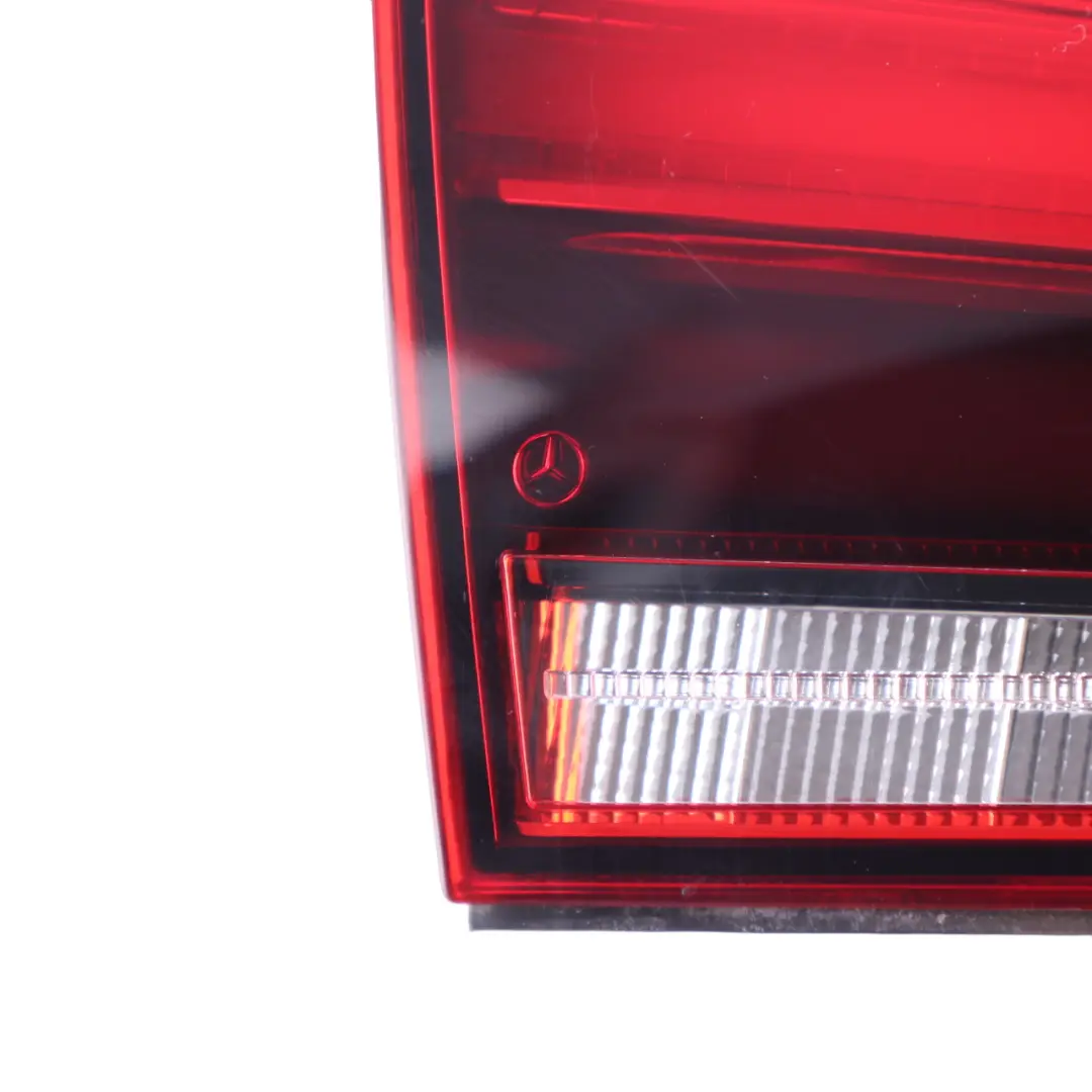 Rücklicht Mercedes V177 A220d Limousine Heck Klappe Lampe Links für mit Teilenummer A1779063701 Rücklicht Mercedes V177 A220d Limousine Heck Klappe Lampe Links - SKU A1779063701 - Teilenummer A1779063701