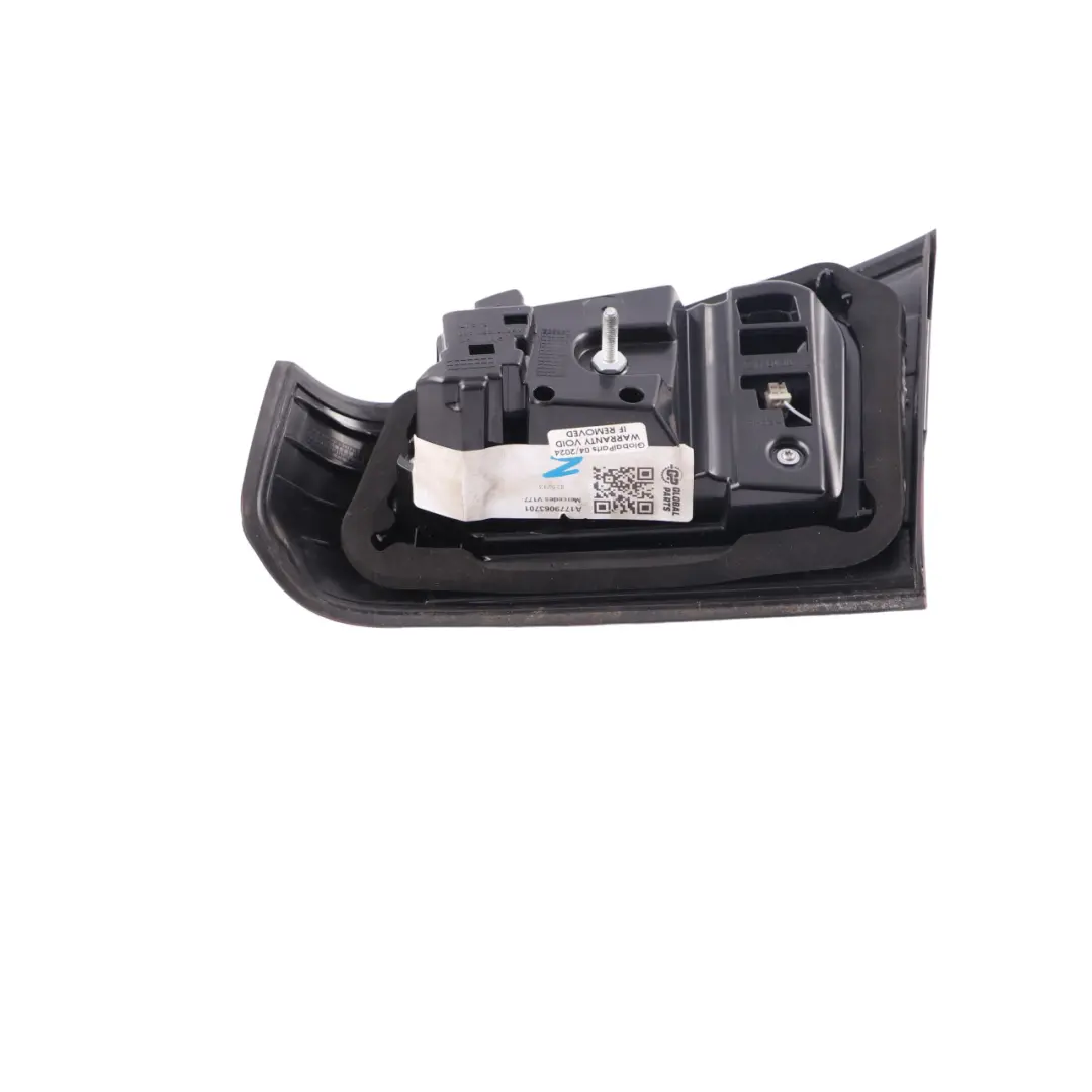 A220d Sedan Lampa Tył Tylna Lewa do Mercedes V177 o numerze A1779063701 Mercedes V177 A220d Sedan Lampa Tył Tylna Lewa - SKU A1779063701 - Numer Części A1779063701