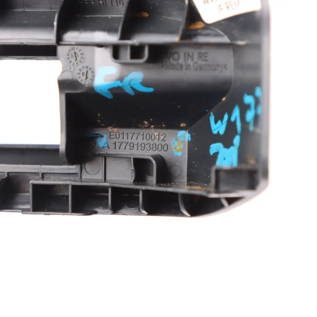 Mercedes C118 W177 Funda Asiento Interior Delantero Derecho - SKU A1779193800 - Número de pieza A1779193800