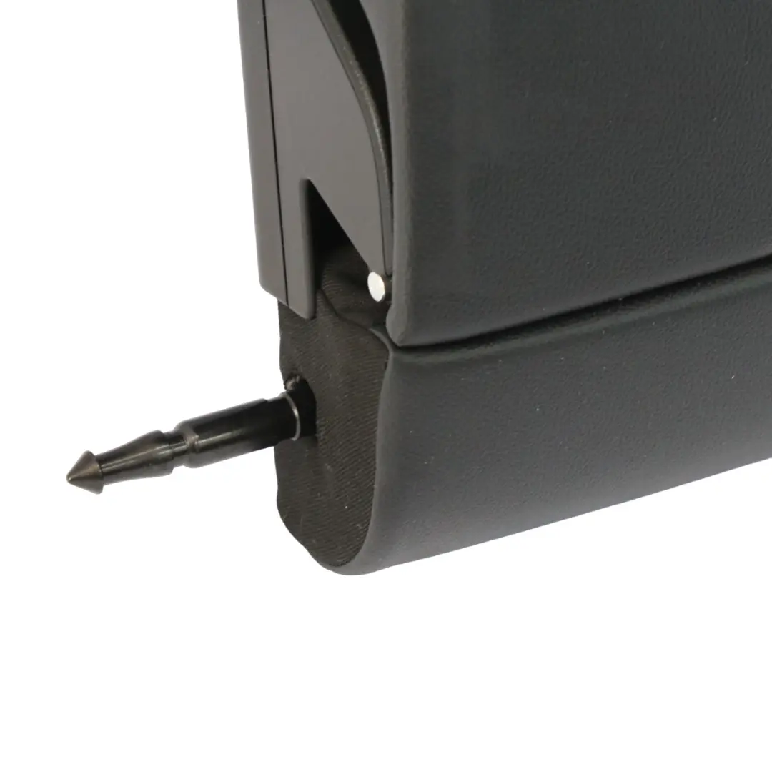 Accoudoir arrière Appui-tête central simili cuir noir et rouge pour Mercedes H243 à propos du numéro de pièce A1779700800 Mercedes H243 Accoudoir arrière Appui-tête central simili cuir noir et rouge - SKU A1779700800 - Numéro de pièce A1779700800