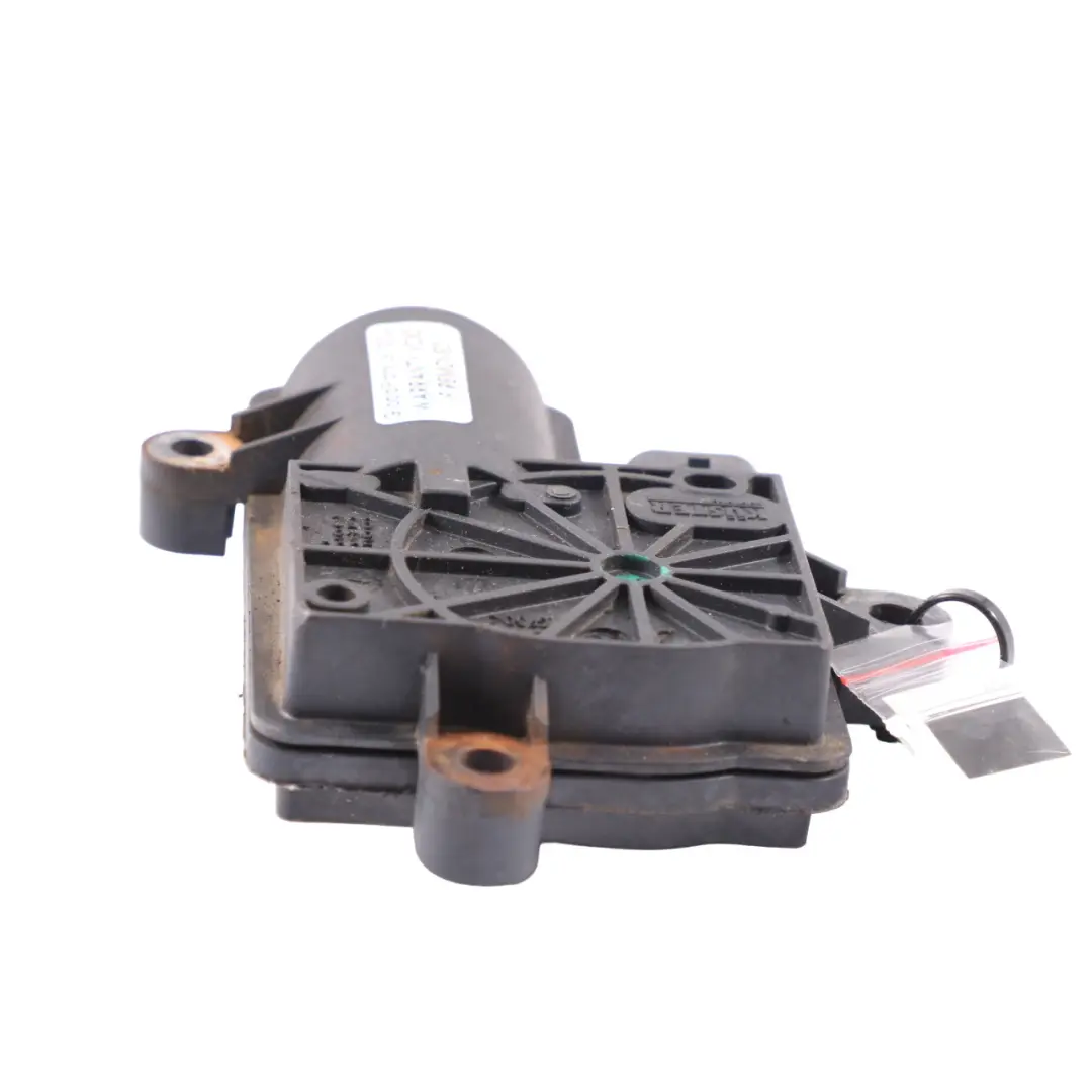 Actionneur de clapet d'échappement Droite Gauche Mercedes SLC 43 R172 AMG M276 - SKU A1909064500 - Numéro de pièce A1909064500