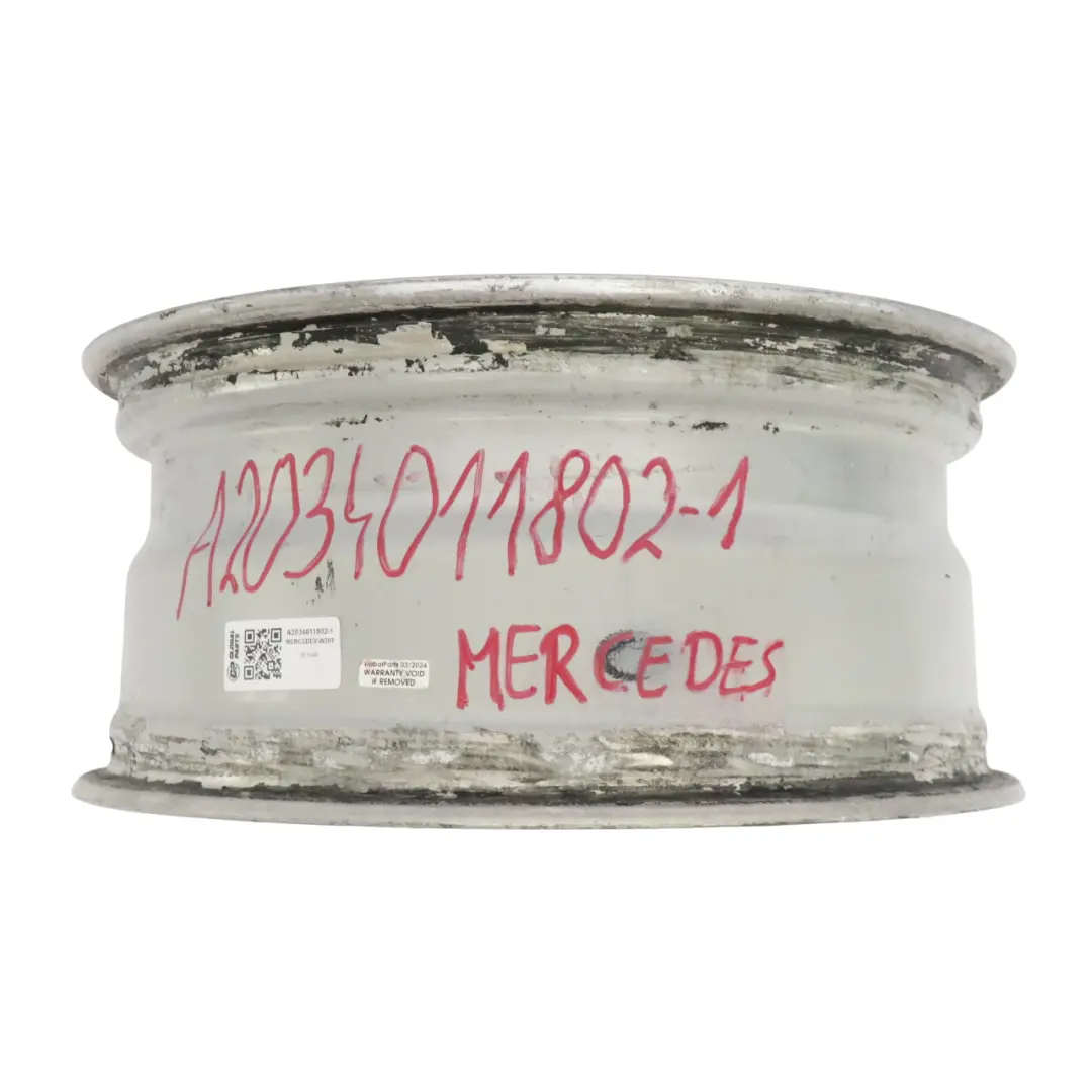 Llanta de aleación plateada Mercedes W203 de 7 radios 17" ET:37 7,5J para con número de pieza A2034011802 Llanta de aleación plateada Mercedes W203 de 7 radios 17" ET:37 7,5J - SKU A2034011802-1 - Número de pieza A2034011802