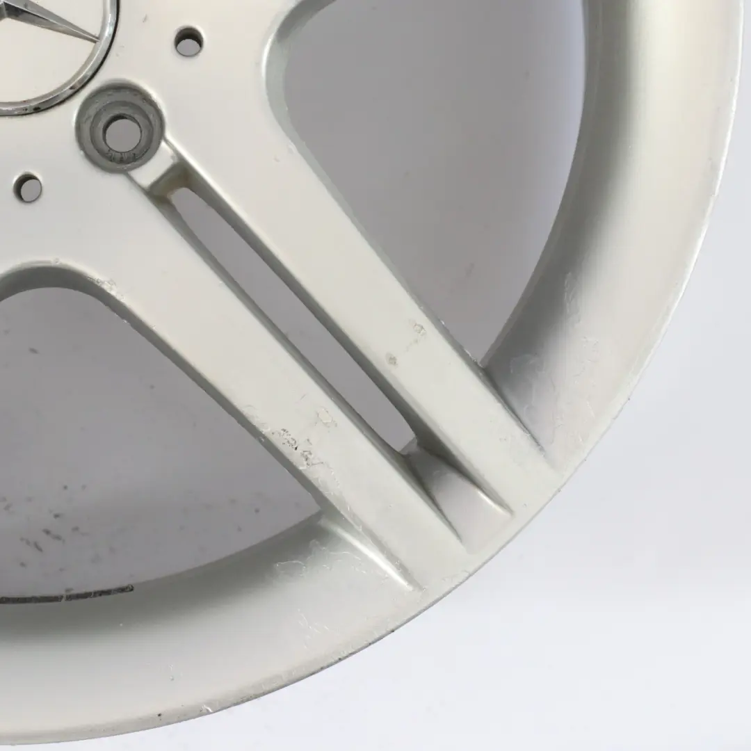Argent 5-Double Rayons 18" ET:36 7,5J pour Mercedes W203 à propos du numéro de pièce A2034015502 Mercedes W203 Argent 5-Double Rayons 18" ET:36 7,5J - SKU A2034015502-1 - Numéro de pièce A2034015502