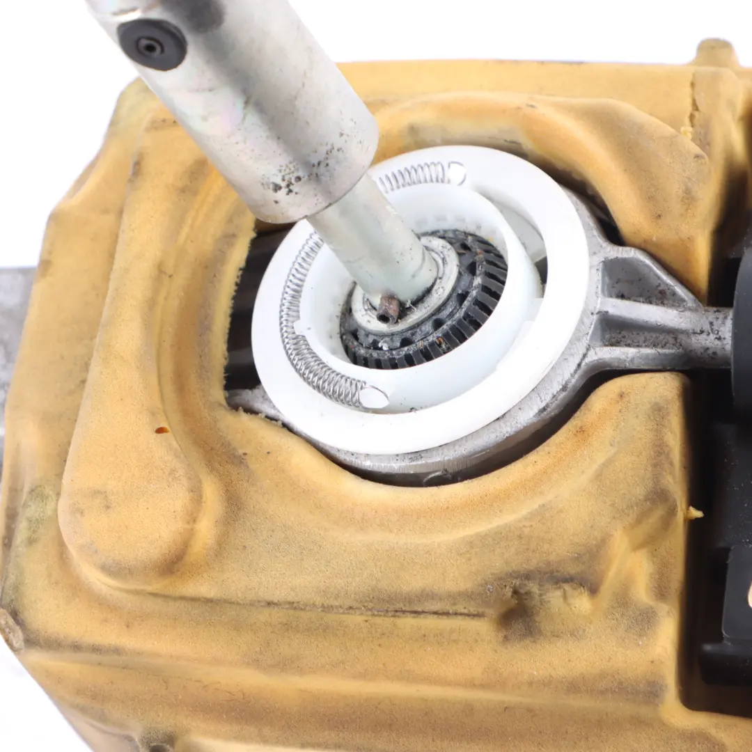 Shift Lever Selector Assembly Manual Gearshift to Mercedes W204 Gear with Part number A2042678424 Mercedes W204 Gear Shift Lever Selector Assembly Manual Gearshift - SKU A2042678424 - Part number A2042678424