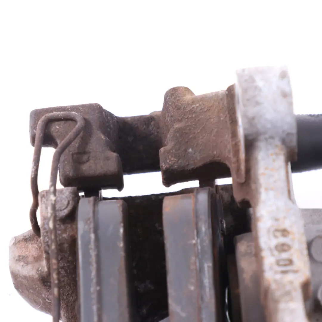 Etrier frein arrière droit Unité roue pour Mercedes W204 à propos du numéro de pièce A2044230281 Mercedes W204 Etrier frein arrière droit Unité roue - SKU A2044230281-2 - Numéro de pièce A2044230281