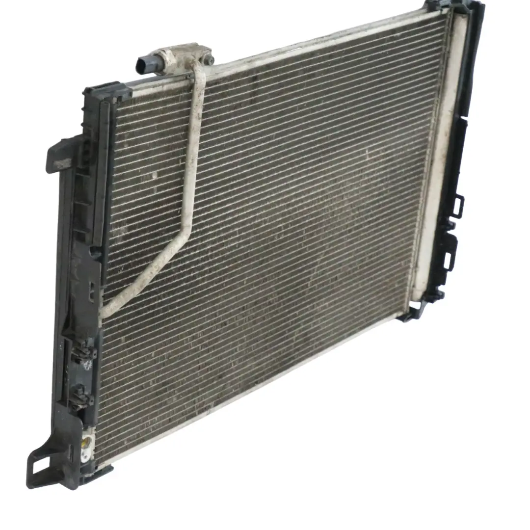 W207 Conditionnement d'air Refroidissement radiateur Condenseur pour Mercedes W204 à propos du numéro de pièce A2045000654 Mercedes W204 W207 Conditionnement d'air Refroidissement radiateur Condenseur - SKU A2045000654 - Numéro de pièce A2045000654