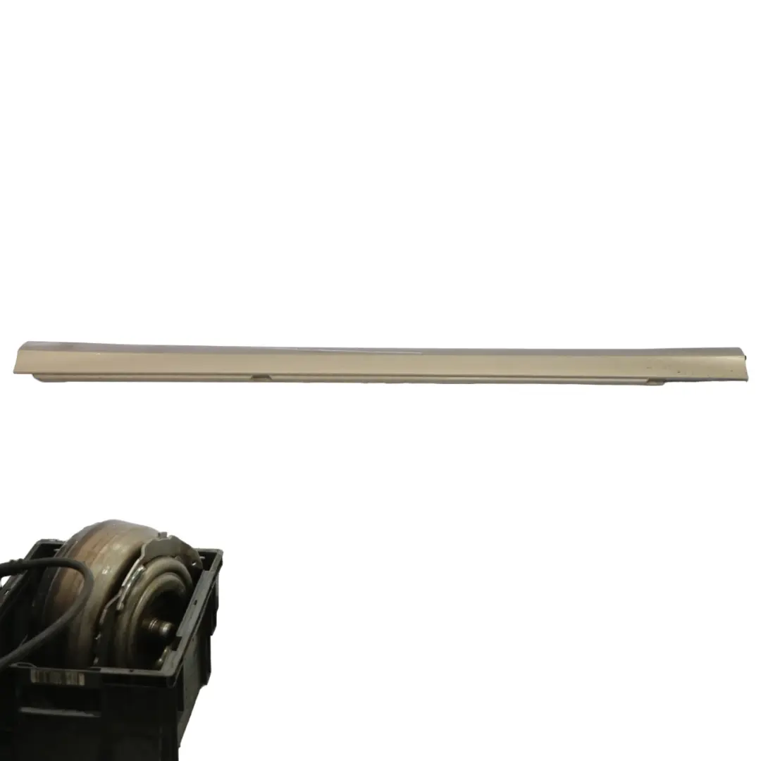 Mercedes W204 Rivestimento soglia porta laterale sinistra Sanidine Beige - 798 - SKU A2046980354-SAN - Numero di parte A2046980354