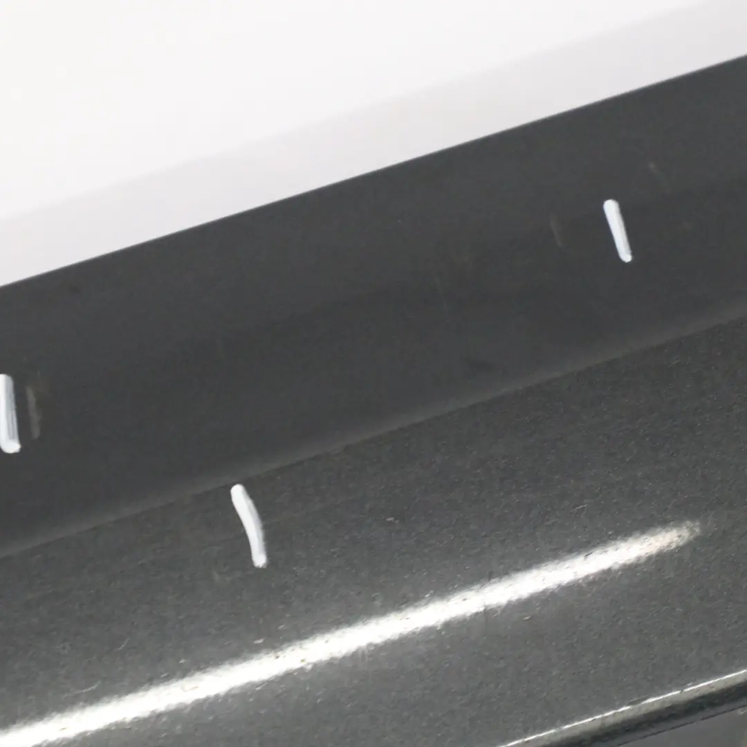 Cache Seuil de Porte Gauche Noir Magnetite - 183 pour Mercedes W204 à propos du numéro de pièce A2046981354 Mercedes W204 Cache Seuil de Porte Gauche Noir Magnetite - 183 - SKU A2046981354-MTS1 - Numéro de pièce A2046981354