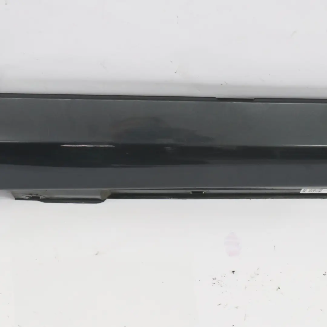 Latérale Couvre Seuil de Porte Droite Tenoritgrau - 755 pour Mercedes W204 à propos du numéro de pièce A2046981454 Mercedes W204 Latérale Couvre Seuil de Porte Droite Tenoritgrau - 755 - SKU A2046981454-TNG1 - Numéro de pièce A2046981454