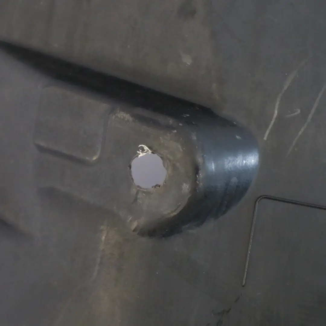 Radkasten vorne rechts Rad hinten Abschnitt Panel für Mercedes W204 mit Teilenummer A2046984030 Mercedes W204 Radkasten vorne rechts Rad hinten Abschnitt Panel - SKU A2046984030-1 - Teilenummer A2046984030