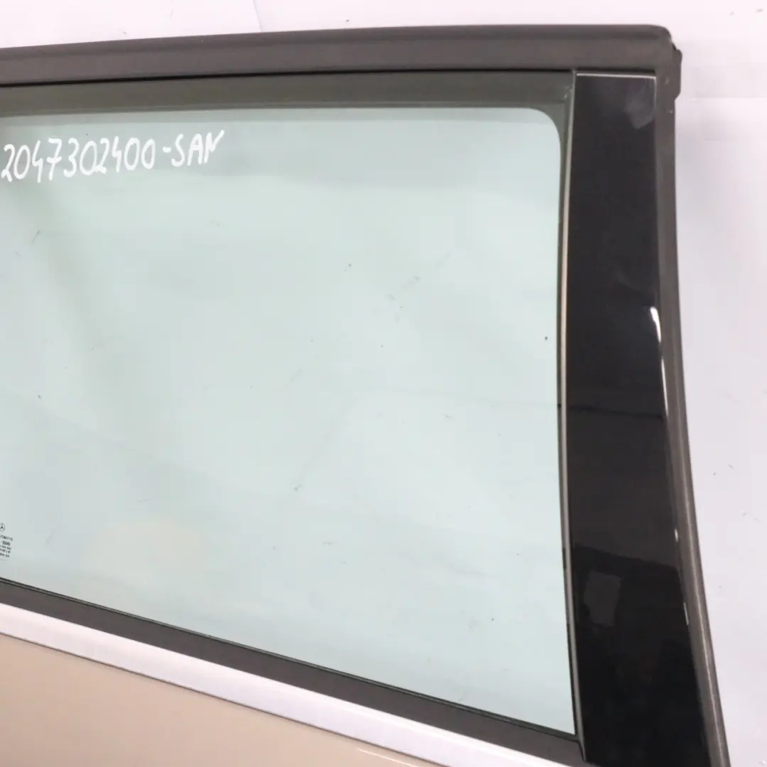 Porta posteriore destra Rivestimento Sanidine Beige - 798 per Mercedes S204 Estate con numero di parte A2047302400 Mercedes S204 Estate Porta posteriore destra Rivestimento Sanidine Beige - 798 - SKU A2047302400-SAN - Numero di parte A2047302400