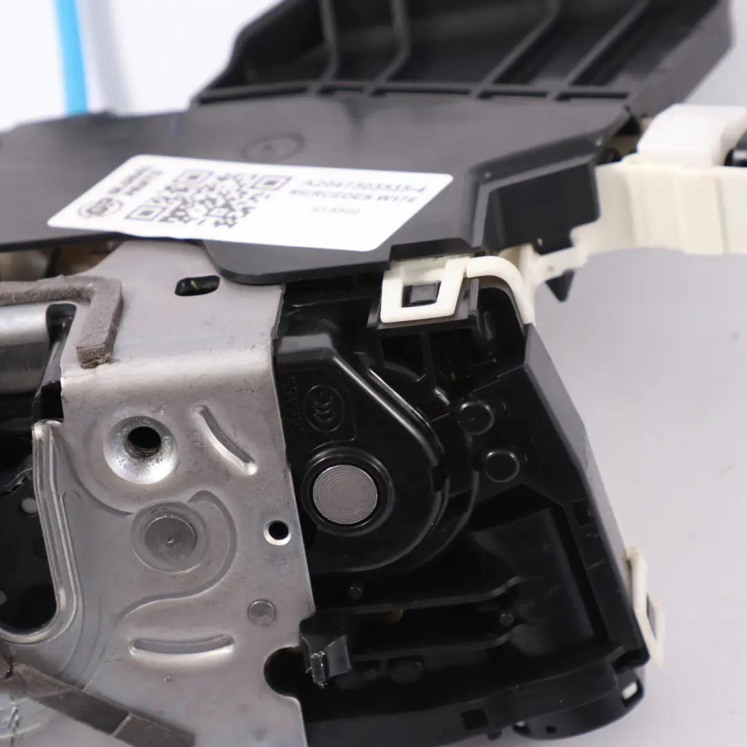 Mécanisme verrouillage porte arrière gauche pour Mercedes W176 W246 à propos du numéro de pièce A2047303535 Mercedes W176 W246 Mécanisme verrouillage porte arrière gauche - SKU A2047303535-4 - Numéro de pièce A2047303535