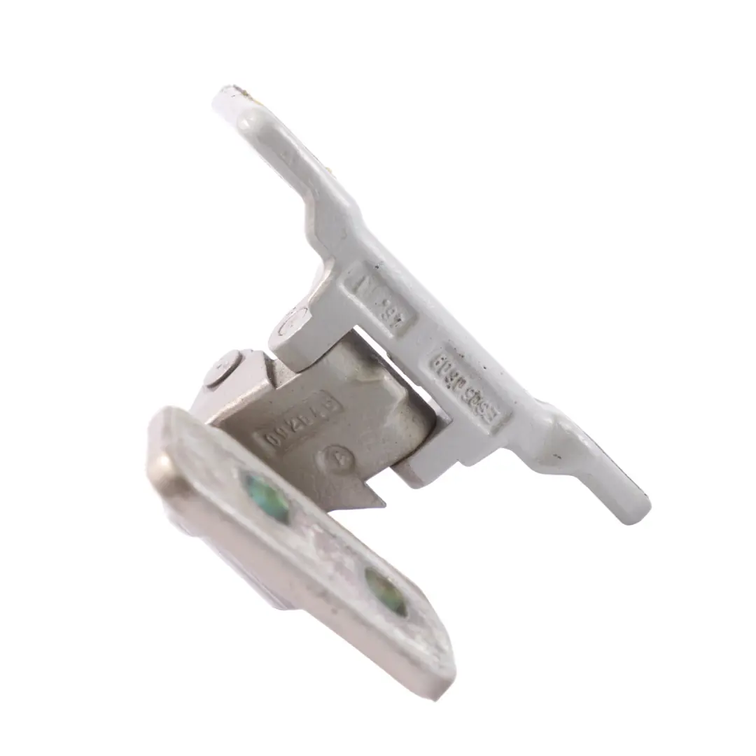 Cerniera portellone bagagliaio posteriore sinistra per Mercedes S204 con numero di parte A2047400137 Mercedes S204 Cerniera portellone bagagliaio posteriore sinistra - SKU A2047400137-SAN - Numero di parte A2047400137