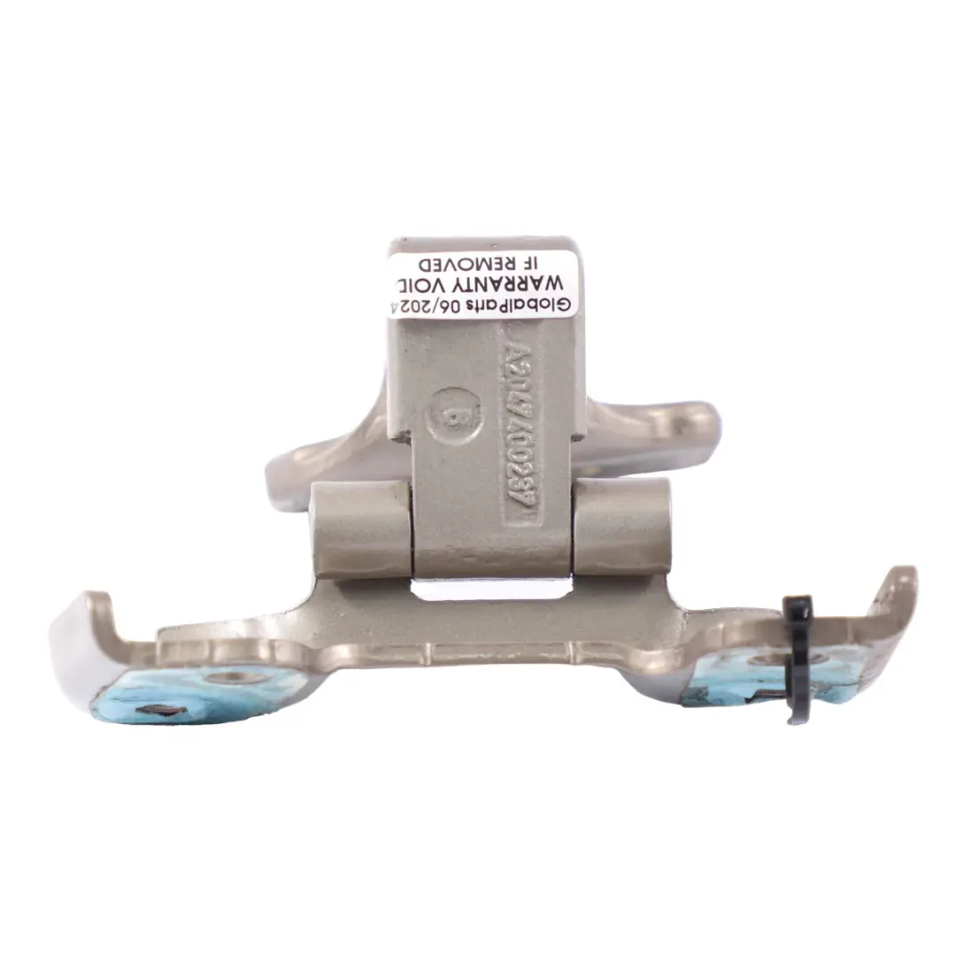 Charnière hayon coffre arrière droite Sanidine Beige pour Mercedes S204 à propos du numéro de pièce A2047400237 Mercedes S204 Charnière hayon coffre arrière droite Sanidine Beige - SKU A2047400237-SAN - Numéro de pièce A2047400237