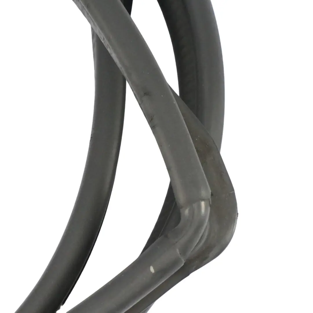 Mercedes S204 Couvercle de coffre Porte arrière Joint caoutchouc - SKU A2047400378 - Numéro de pièce A2047400378