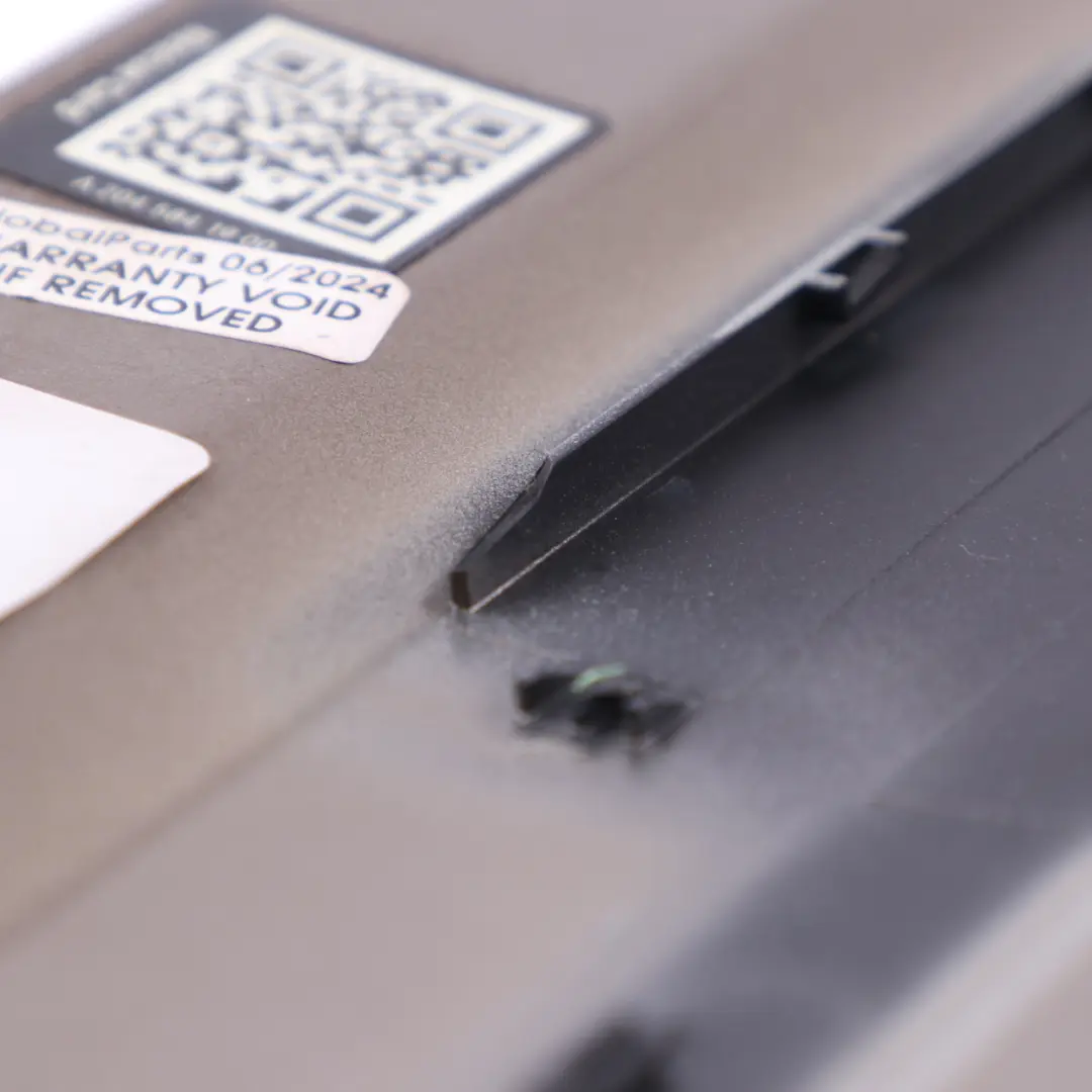 Kraft Stoff Tank Deckel Abdeckung Trim Sanidine Beige Metallic für Mercedes S204 mit Teilenummer A2047540009 Mercedes S204 Kraft Stoff Tank Deckel Abdeckung Trim Sanidine Beige Metallic - SKU A2047540009-SAN - Teilenummer A2047540009