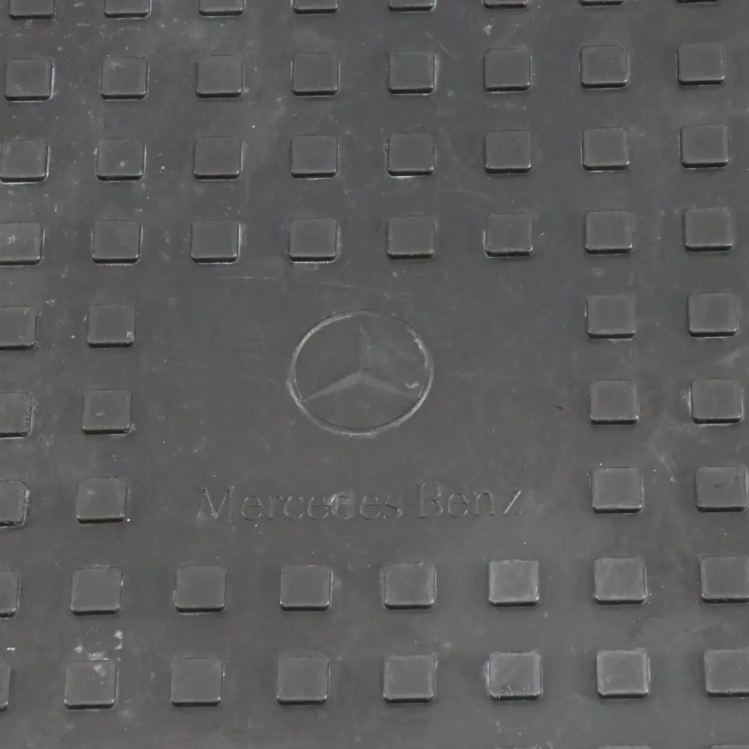 Mercedes S204 Estate Coffre Compartiment rangement caoutchouc Tapis - SKU A2048140341 - Numéro de pièce A2048140341
