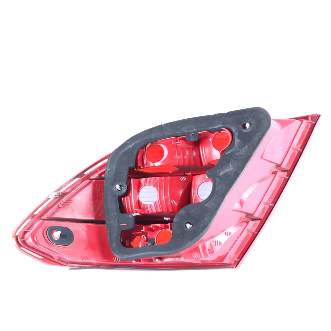 Rück Leuchte Rück Licht Seiten Verkleidung Links für Mercedes W204 mit Teilenummer A2048202964 Mercedes W204 Rück Leuchte Rück Licht Seiten Verkleidung Links - SKU A2048202964-2 - Teilenummer A2048202964