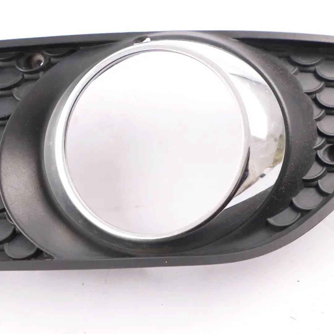 Kratka Grill Przedniego Zderzaka Lewa do Mercedes W204 o numerze A2048851674 Mercedes W204 Kratka Grill Przedniego Zderzaka Lewa - SKU A2048851674 - Numer Części A2048851674