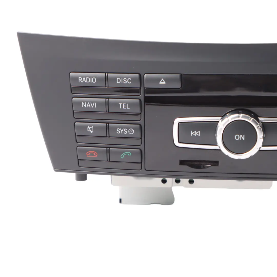 Navegación CD Player Radio Sat Nav Head Unit para Mercedes W204 con número de pieza A2049004711 Mercedes W204 Navegación CD Player Radio Sat Nav Head Unit - SKU A2049004711 - Número de pieza A2049004711