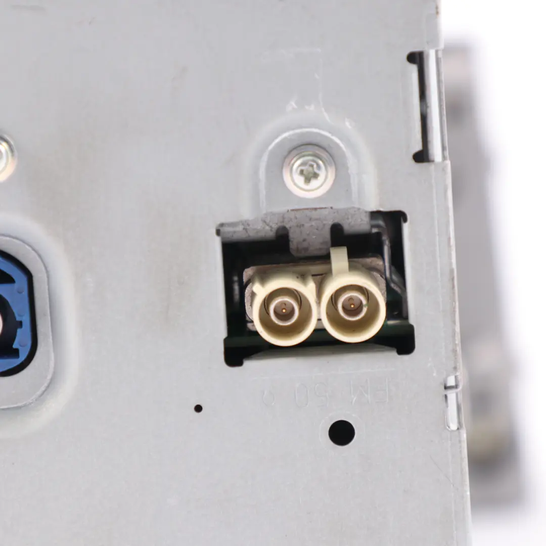 Navigation Radio Lecteur Ordinateur Unité Ordinateur pour Mercedes W204 à propos du numéro de pièce A2049009907 Mercedes W204 Navigation Radio Lecteur Ordinateur Unité Ordinateur - SKU A2049009907-2 - Numéro de pièce A2049009907