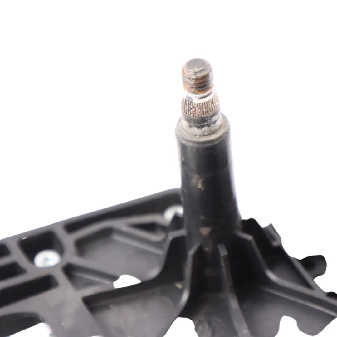 Motor limpiaparabrisas trasero Mercedes S204 Actuador portón trasero - SKU A2049068102 - Número de pieza A2049068102