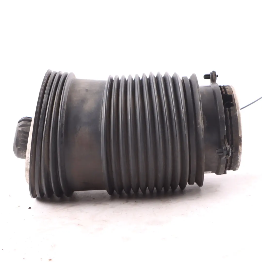 Hintere Luftfederung Feder Rechts für Mercedes W205 mit Teilenummer A2053200825 Mercedes W205 Hintere Luftfederung Feder Rechts - SKU A2053200825 - Teilenummer A2053200825