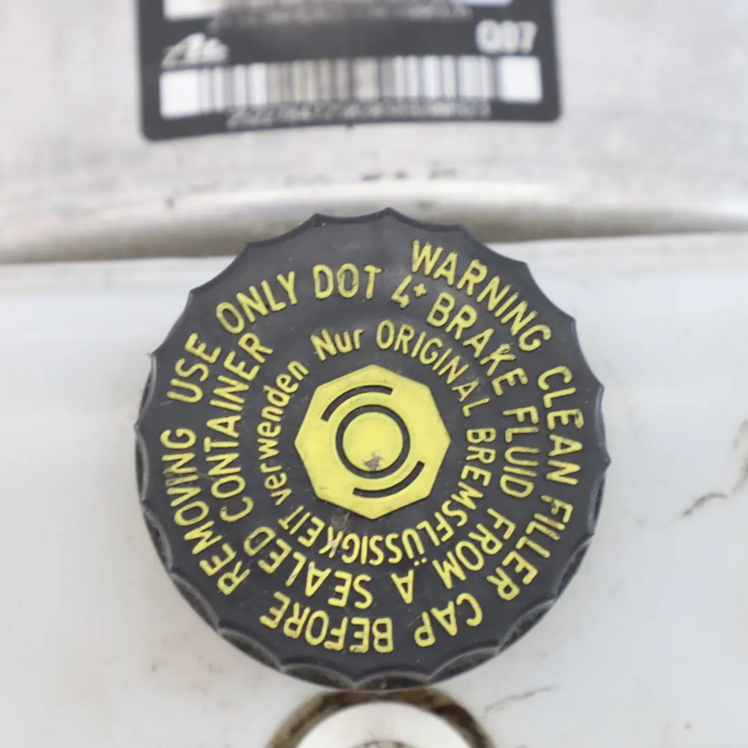 Servo frein Mercedes W205 C238 Module maître-cylindre d'appoint A2134300430 pour à propos du numéro de pièce A2054301400 Servo frein Mercedes W205 C238 Module maître-cylindre d'appoint A2134300430 - SKU A2054301400-1 - Numéro de pièce A2054301400