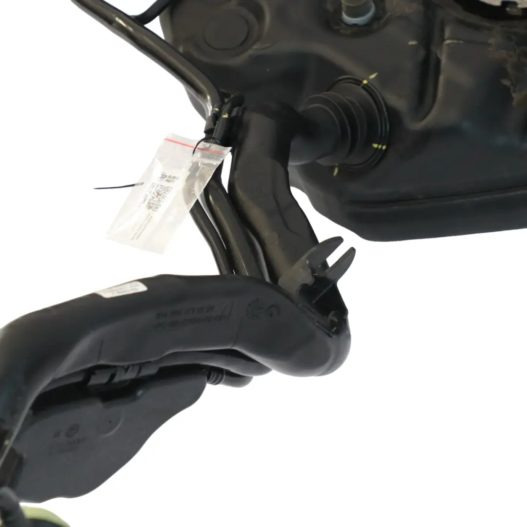 Mercedes W205 M274 Réservoir d'essence complet - SKU A2054703900 - Numéro de pièce A2054703900