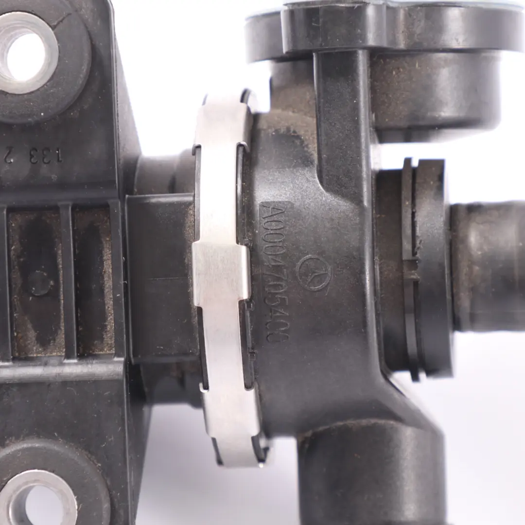 Mercedes W205 W213 X253 Wasser Heizungs Ventil - SKU A2054707102 - Teilenummer A2054707102
