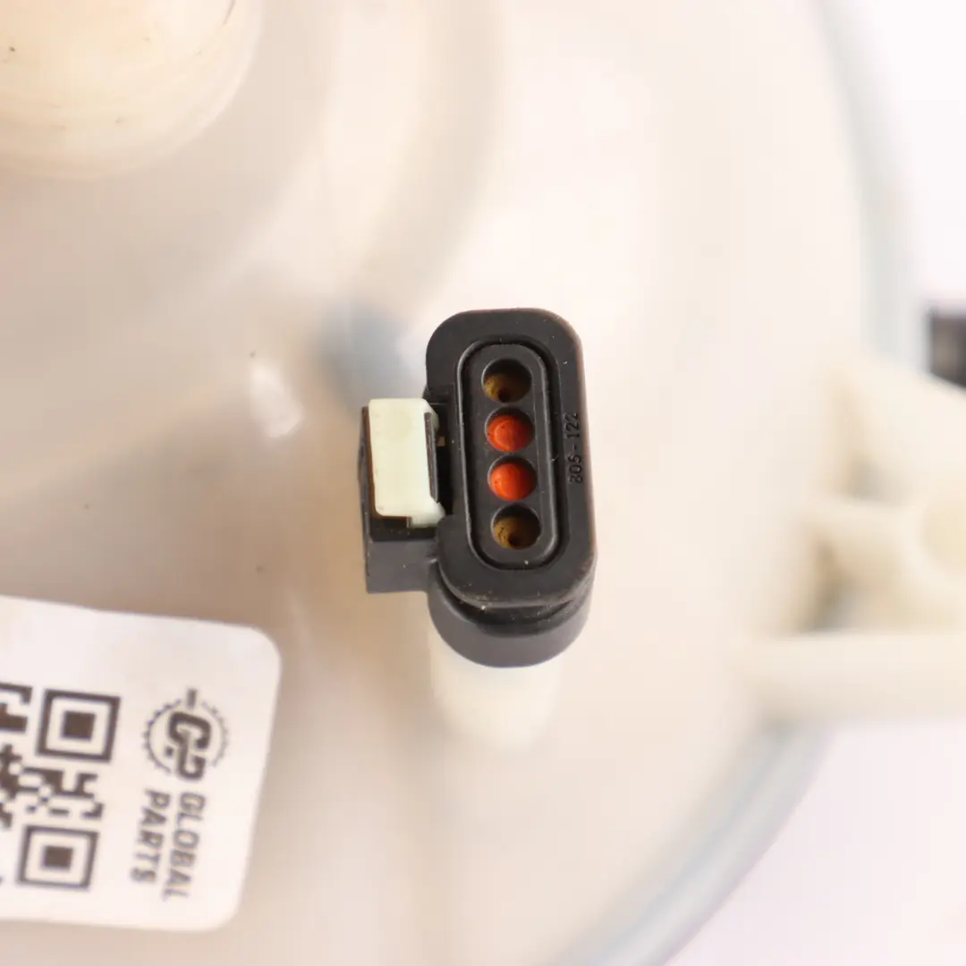 Zbiornik Wyrównawczy Płynu Chłodzącego do Mercedes W205 W213 C238 o numerze A2055000049 Mercedes W205 W213 C238 Zbiornik Wyrównawczy Płynu Chłodzącego - SKU A2055000049 - Numer Części A2055000049