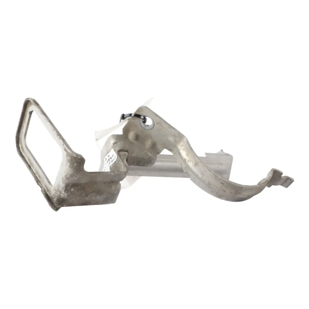 Pompa Acqua Refrigerante Staffa Supporto Posteriore per Mercedes W205 con numero di parte A2055011920 Mercedes W205 Pompa Acqua Refrigerante Staffa Supporto Posteriore - SKU A2055011920 - Numero di parte A2055011920