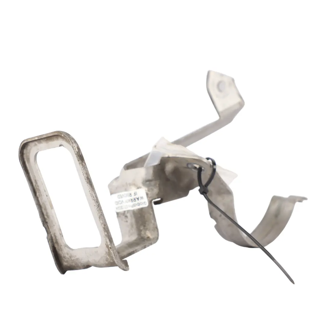 Soporte Bomba Agua Refrigerante Soporte Trasero para Mercedes W205 con número de pieza A2055011920 Mercedes W205 Soporte Bomba Agua Refrigerante Soporte Trasero - SKU A2055011920 - Número de pieza A2055011920