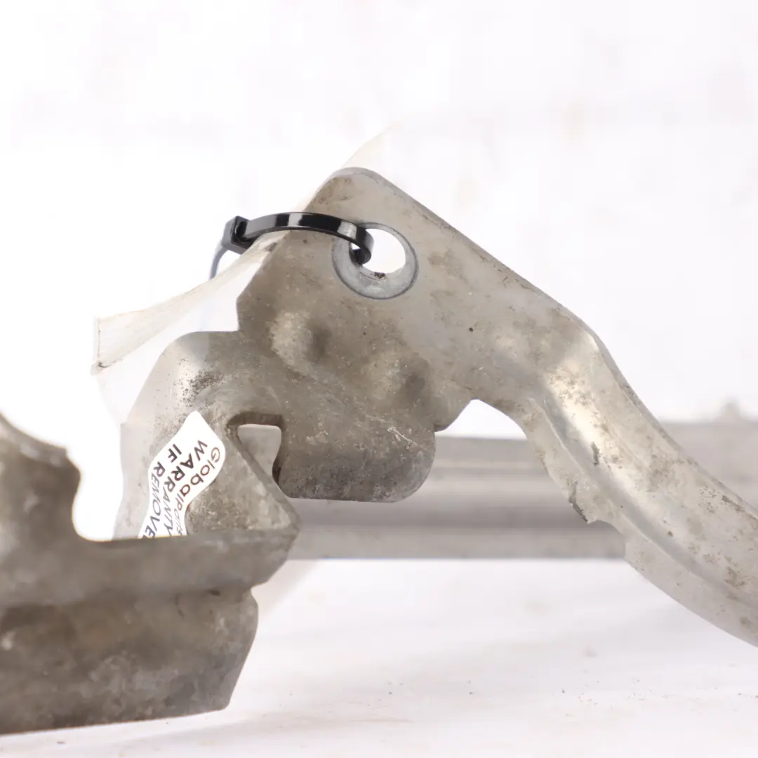 Soporte Bomba Agua Refrigerante Soporte Trasero para Mercedes W205 con número de pieza A2055011920 Mercedes W205 Soporte Bomba Agua Refrigerante Soporte Trasero - SKU A2055011920 - Número de pieza A2055011920