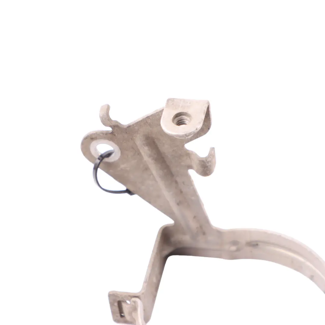 Uchwyt Pompy Wody do Mercedes W205 o numerze A2055013020 Mercedes W205 Uchwyt Pompy Wody - SKU A2055013020 - Numer Części A2055013020