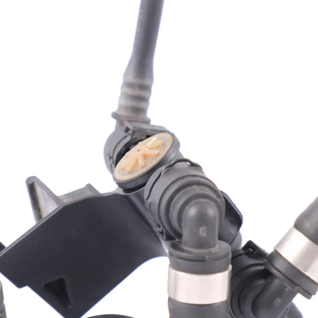 Serbatoio espansione Radiatore Tubo flessibile spurgo per Mercedes W205 con numero di parte A2055013901 Mercedes W205 Serbatoio espansione Radiatore Tubo flessibile spurgo - SKU A2055013901 - Numero di parte A2055013901