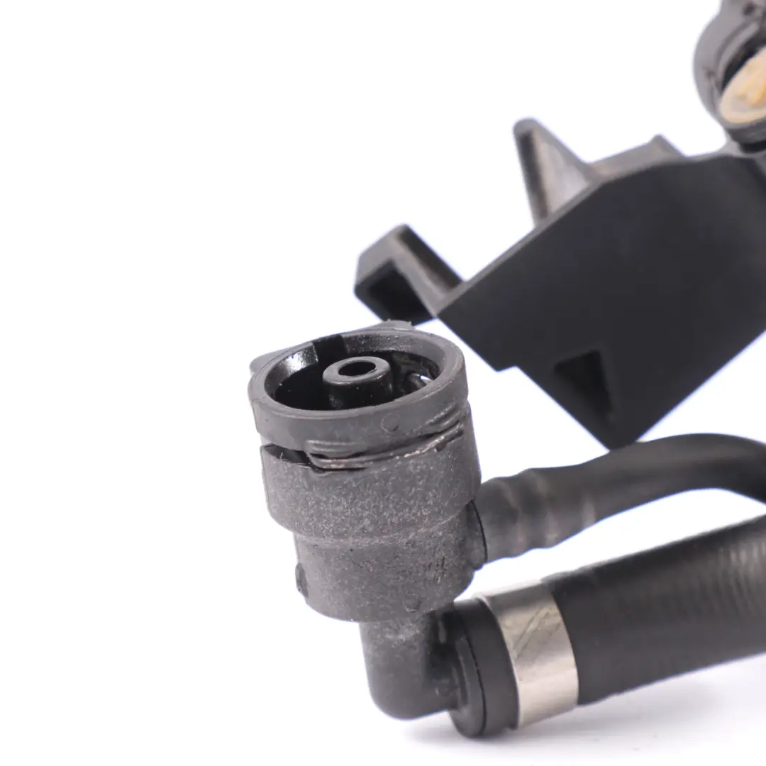 Serbatoio espansione Radiatore Tubo flessibile spurgo per Mercedes W205 con numero di parte A2055013901 Mercedes W205 Serbatoio espansione Radiatore Tubo flessibile spurgo - SKU A2055013901 - Numero di parte A2055013901