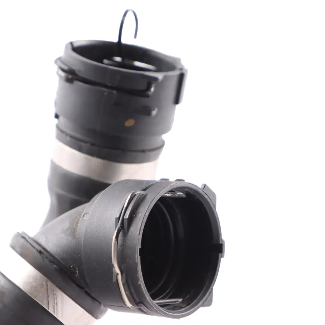 Wasserschlauch Kühler Kühlmittel Kühlung Rohrleitung für Mercedes W205 mit Teilenummer A2055018201 Mercedes W205 Wasserschlauch Kühler Kühlmittel Kühlung Rohrleitung - SKU A2055018201 - Teilenummer A2055018201