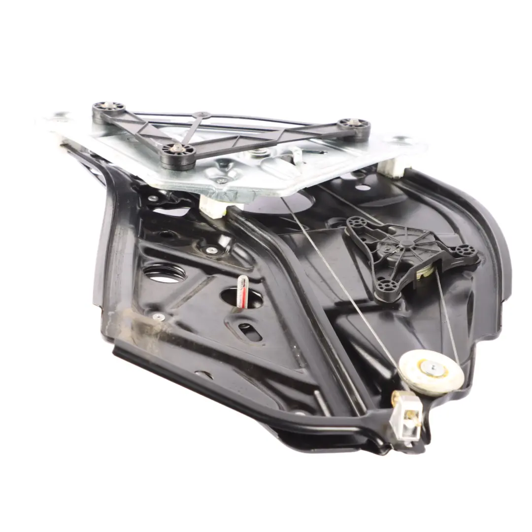Moteur de lève-vitre arrière gauche pour Mercedes A205 à propos du numéro de pièce A2056700303 Mercedes A205 Moteur de lève-vitre arrière gauche - SKU A2056700303 - Numéro de pièce A2056700303