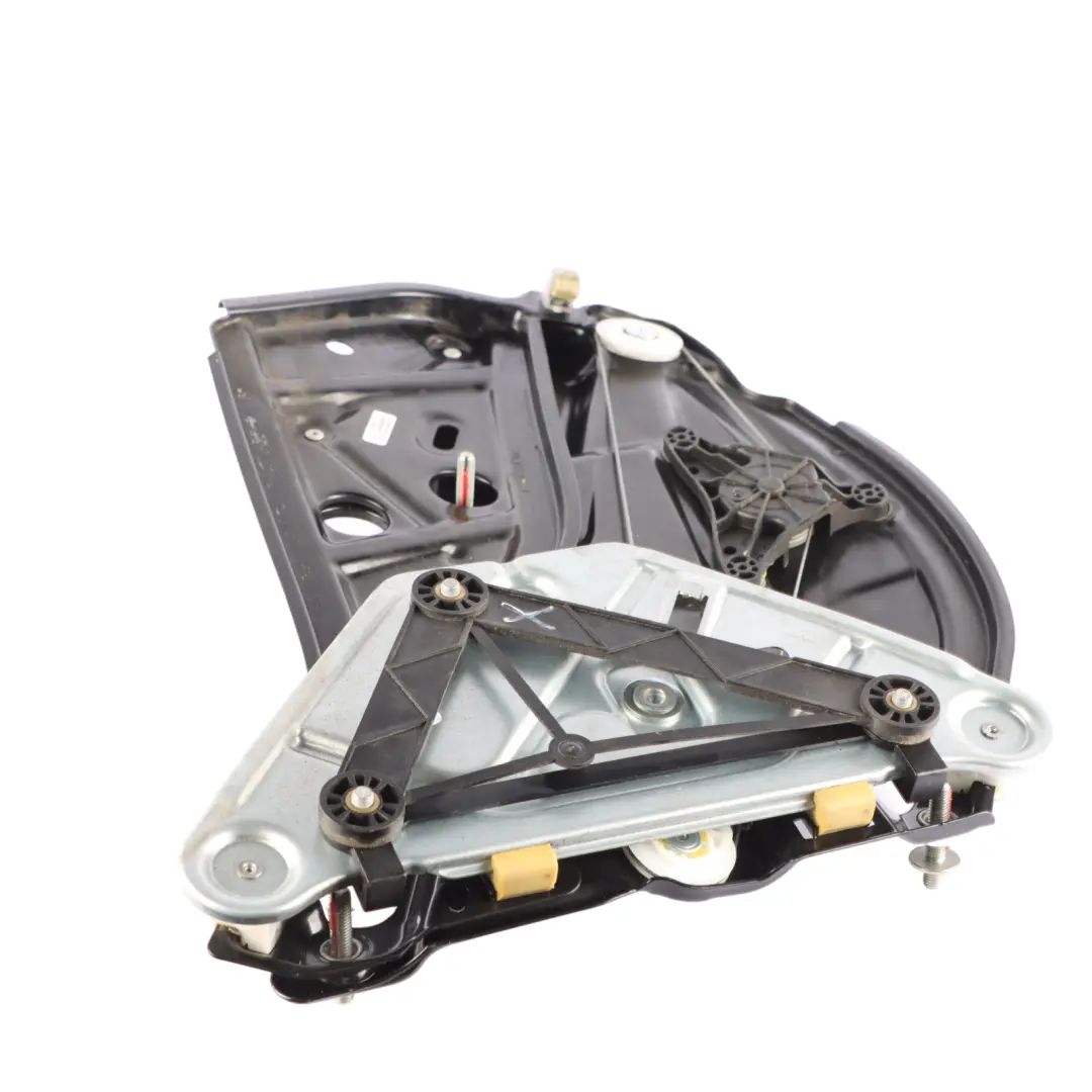 Panneau de lève-vitre arrière droit Motor pour Mercedes A205 à propos du numéro de pièce A2056700403 Mercedes A205 Panneau de lève-vitre arrière droit Motor - SKU A2056700403 - Numéro de pièce A2056700403