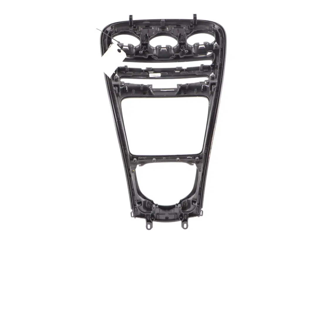 Ramka Konsoli Dekor do Mercedes W205 o numerze A2056803905 Mercedes W205 Ramka Konsoli Dekor - SKU A2056803905 - Numer Części A2056803905