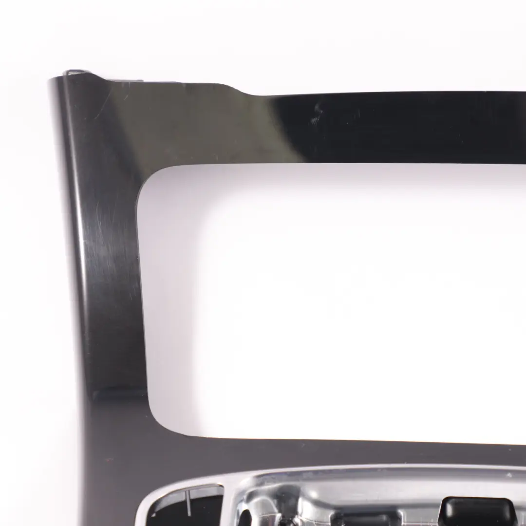 Console centrale panneau recouvrement cadre garniture pour Mercedes W205 à propos du numéro de pièce A2056805807 Mercedes W205 Console centrale panneau recouvrement cadre garniture - SKU A2056805807 - Numéro de pièce A2056805807