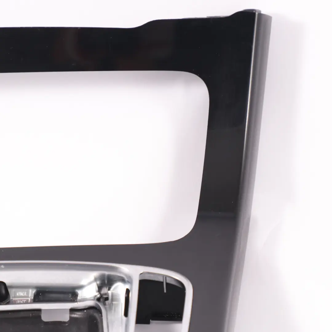 Pannello Console Centrale Copertura Telaio Trim per Mercedes W205 con numero di parte A2056805807 Mercedes W205 Pannello Console Centrale Copertura Telaio Trim - SKU A2056805807 - Numero di parte A2056805807