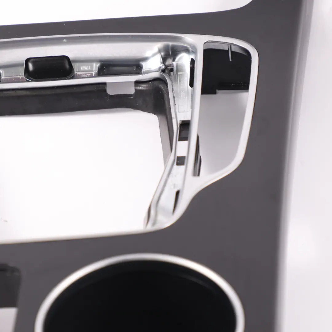 Mittel Konsole Panel Abdeckung Rahmen Trim für Mercedes W205 mit Teilenummer A2056805807 Mercedes W205 Mittel Konsole Panel Abdeckung Rahmen Trim - SKU A2056805807 - Teilenummer A2056805807