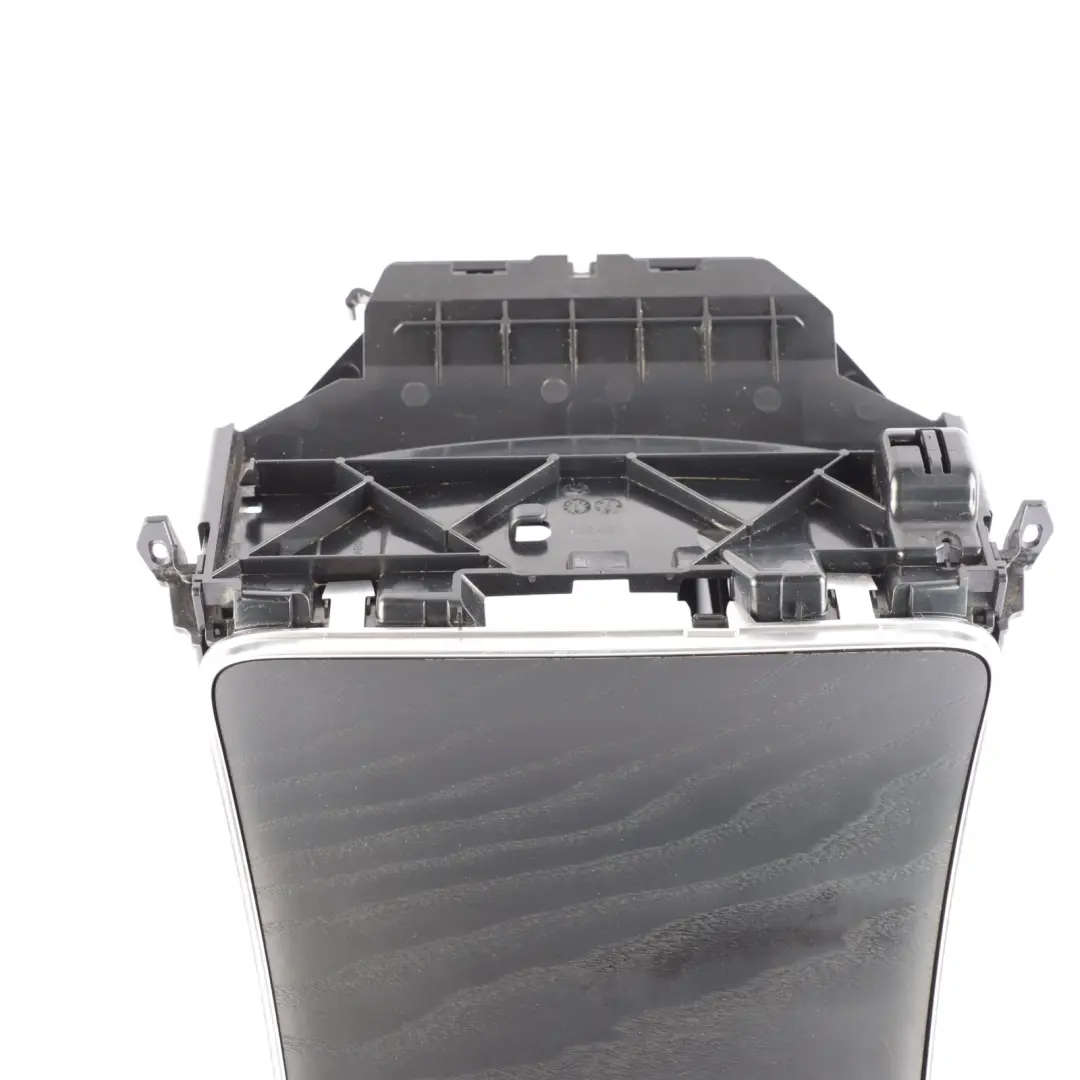 Wykończenie Konsoli Środkowej Wnętrza do Mercedes W205 o numerze A2056806811 Mercedes W205 Wykończenie Konsoli Środkowej Wnętrza - SKU A2056806811 - Numer Części A2056806811