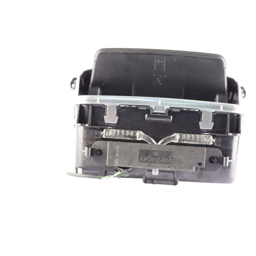 Mercedes W205 Moldura Central Consola Ensamblaje Interior - SKU A2056806811 - Número de pieza A2056806811