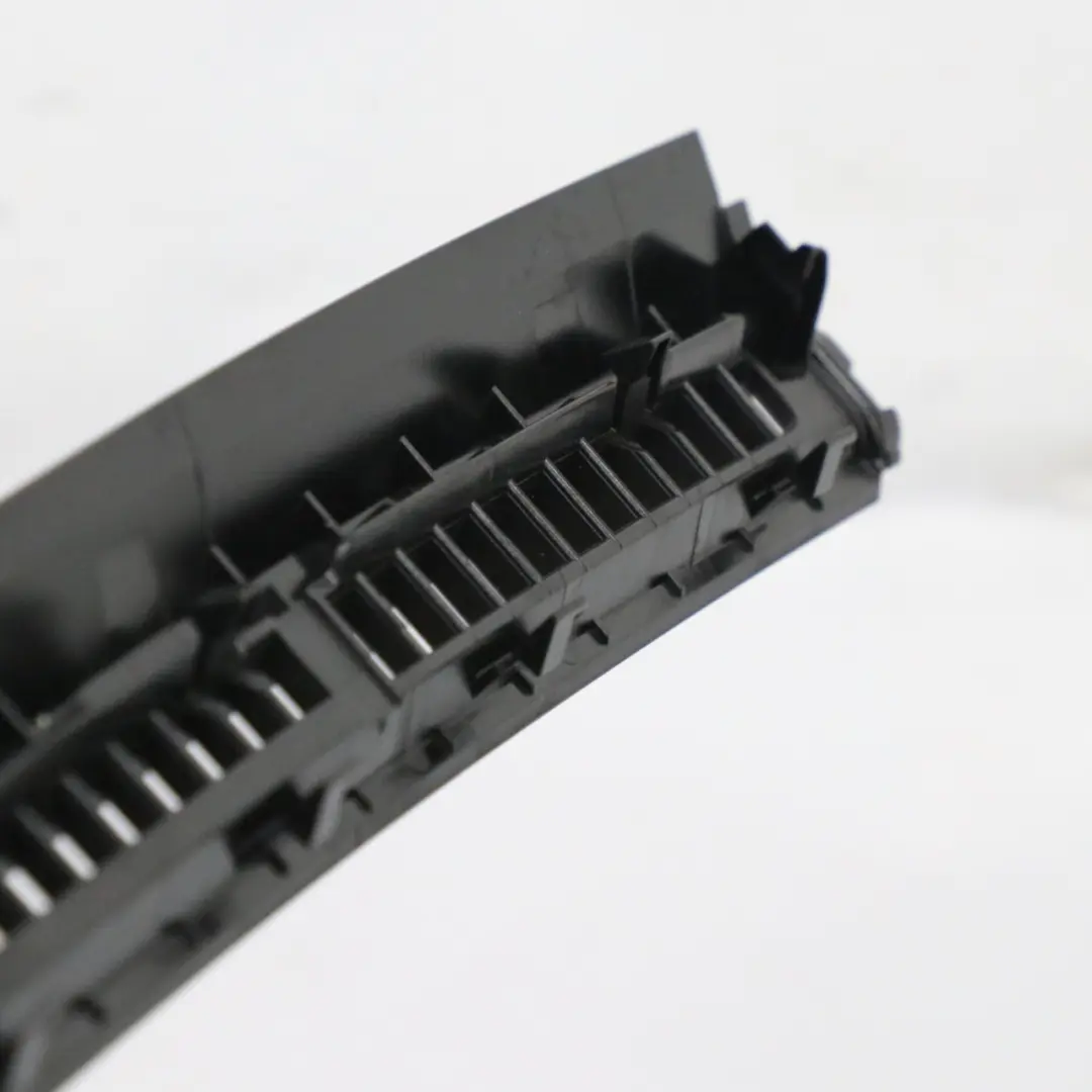 Instrumententafel Abdeckung Streifen Rechts Entlüftung für Mercedes W205 mit Teilenummer A2056890008 Mercedes W205 Instrumententafel Abdeckung Streifen Rechts Entlüftung - SKU A2056890008 - Teilenummer A2056890008